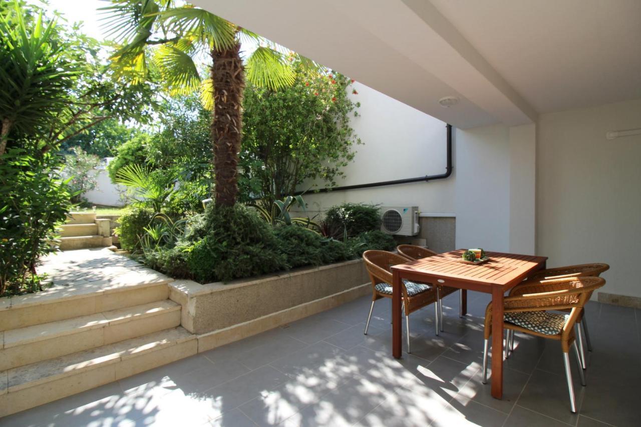 Modern Apartment Zen With Private Garden Poreč Dış mekan fotoğraf