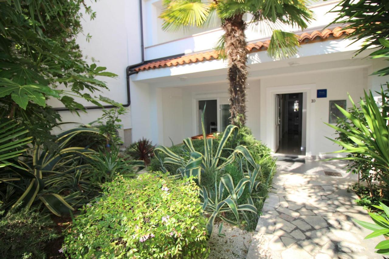 Modern Apartment Zen With Private Garden Poreč Dış mekan fotoğraf