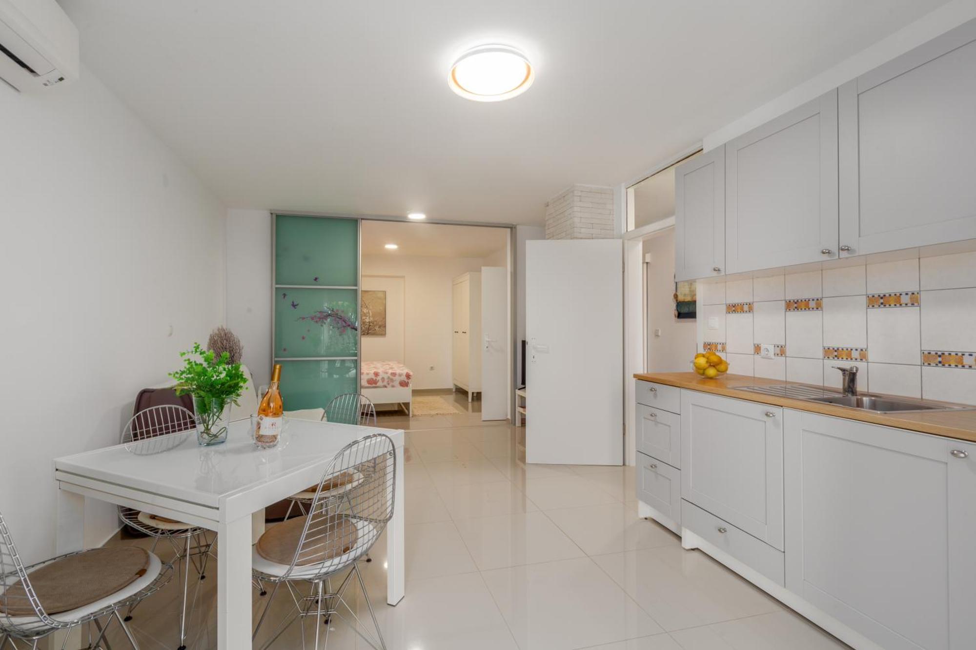 Modern Apartment Zen With Private Garden Poreč Dış mekan fotoğraf